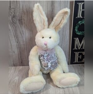 CREAM EASTER BUNNY WITH A VEST